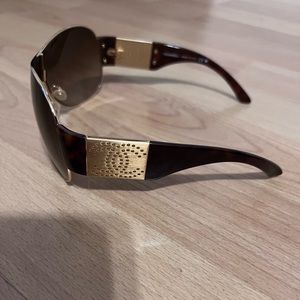 Chanel aviator glasses